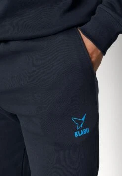 KLABULOGO PANTS - Träningsbyxor - Navy/light Blue -Stil och Komfort Butik 02089418a46d453d8ddb65da0fbe0f92