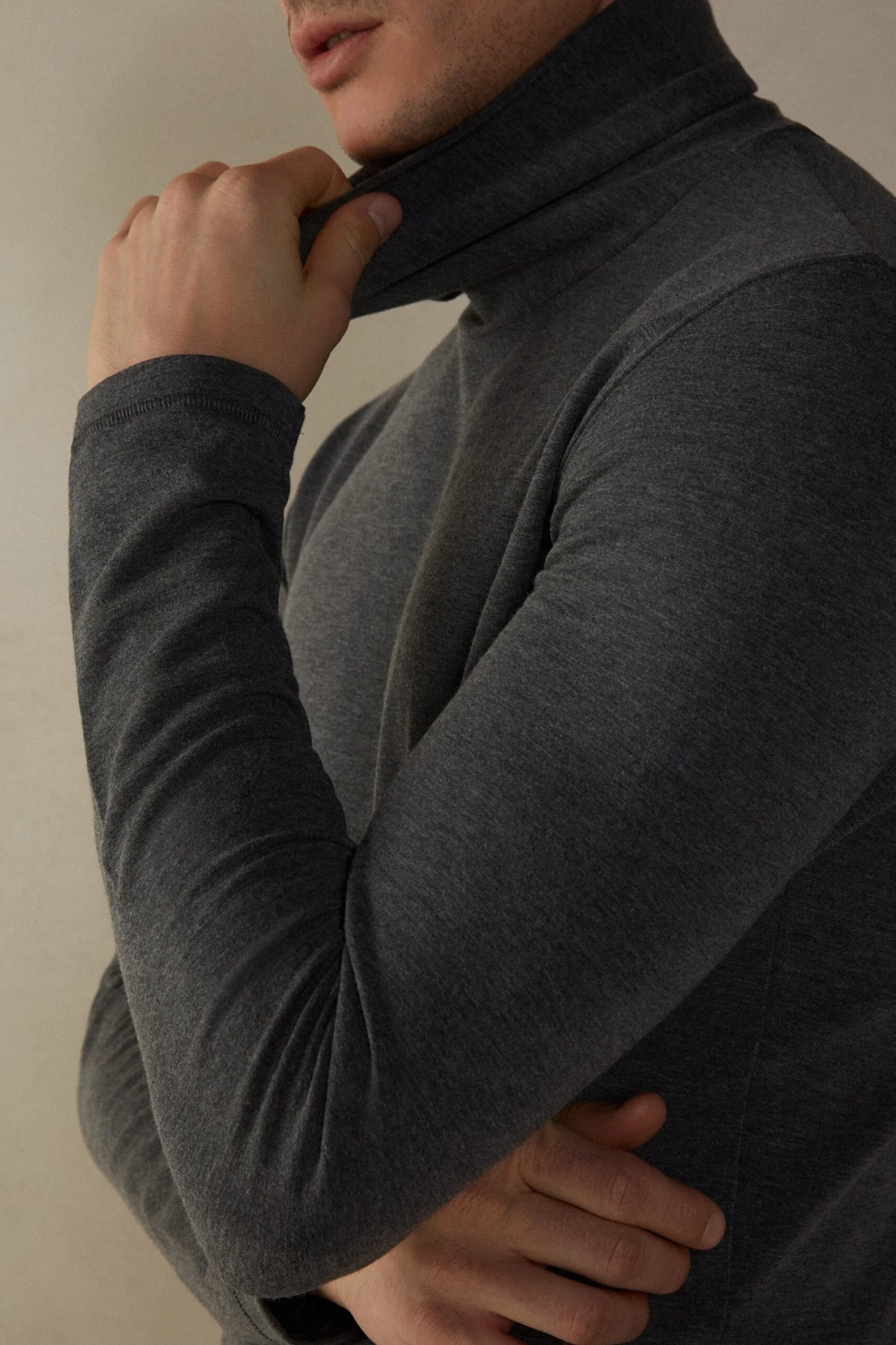 IntimissimiLANGARM AUS KASCHMIR-MODAL MIT ROLLKRAGEN - Pyjamasöverdel - Dunkelgrau 6 IntimissimiLANGARM AUS KASCHMIR-MODAL MIT ROLLKRAGEN - Pyjamasöverdel - Dunkelgrau - Bild 4