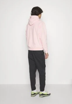 Nike SportswearCLUB TAPER - Träningsbyxor - Black -Stil och Komfort Butik 0622c1d81b17415cb854faf11506d8e1