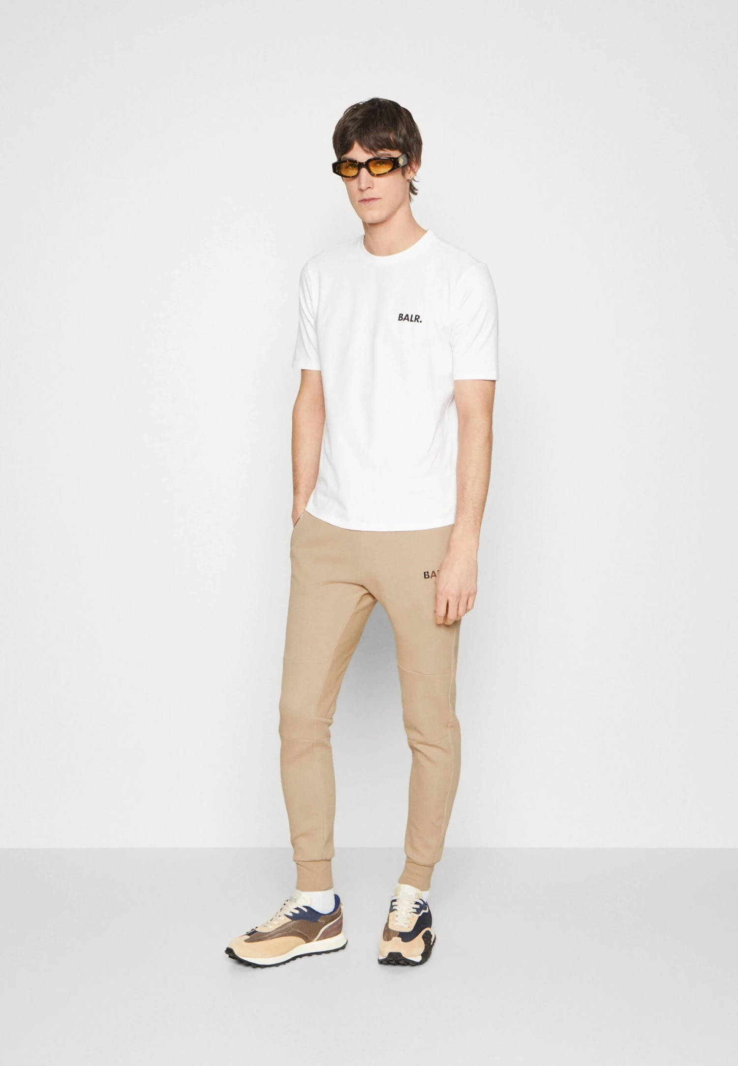 BALR.CLASSIC SWEATPANTS - Träningsbyxor - Camel 4 BALR.CLASSIC SWEATPANTS - Träningsbyxor - Camel - Bild 2