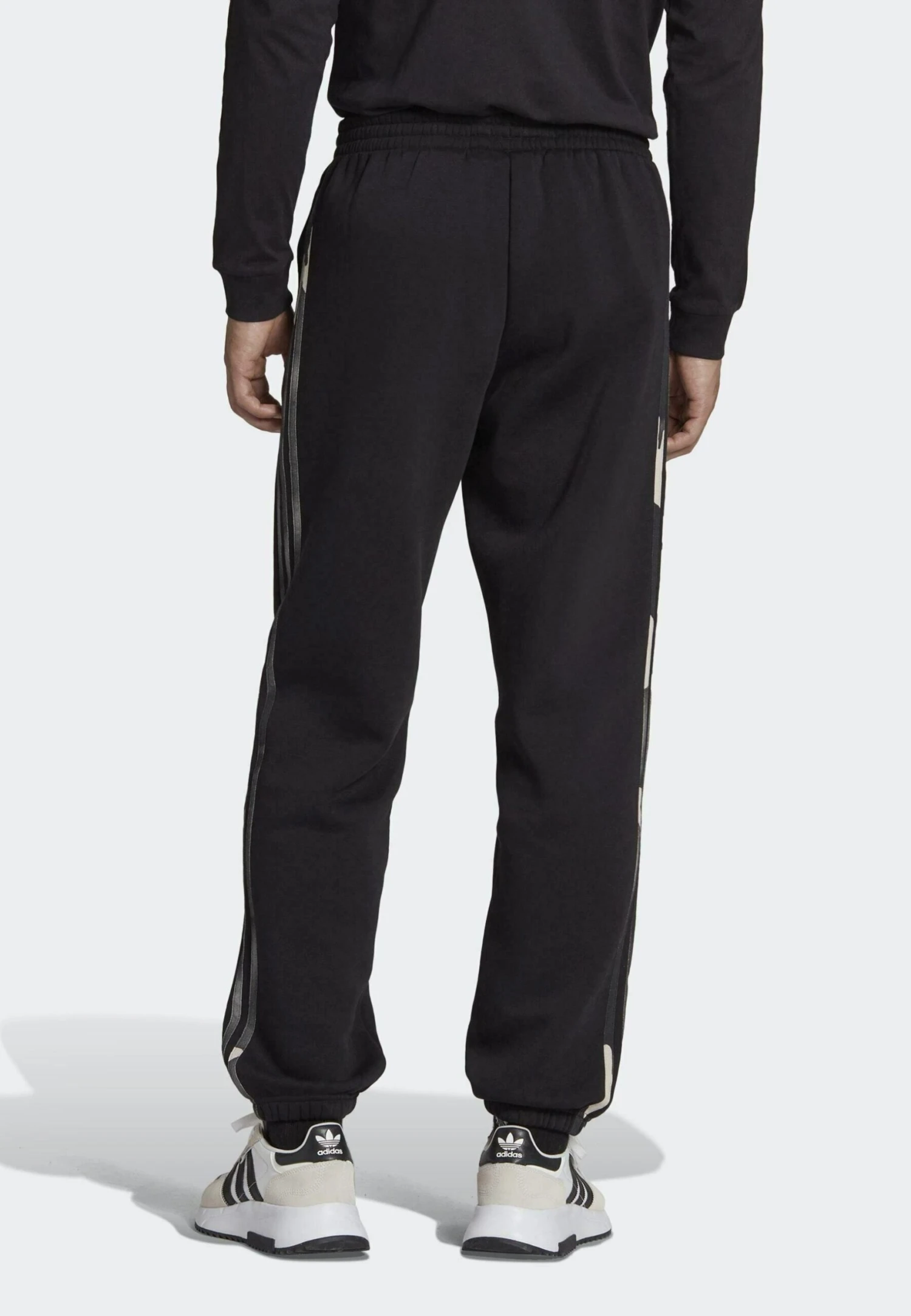 Adidas OriginalsGRAPHICS CAMO - Träningsbyxor - Black 4 Adidas OriginalsGRAPHICS CAMO - Träningsbyxor - Black - Bild 2