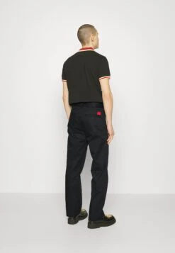 HUGODEXTER - Chinos - Black 9 HUGODEXTER - Chinos - Black -Stil och Komfort Butik 1aa425236ca7405a9615d4a9f954382e
