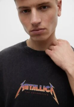 PULL & BEAR PULL&BEARSHORT SLEEVE METALLICA - T-shirt Med Print - Black -Stil och Komfort Butik 1bd889ae41ef4398ad5e00ac4f0b3dd0