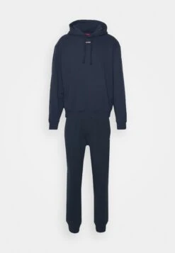 HUGOTRACKSUIT - Träningsset - Dark Blue -Stil och Komfort Butik 1e22536b57a24631a55e5cd9ed357a53