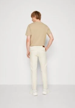 JACK&JONES Premium Jack & Jones PREMIUMJJIMARCO - Chinos - Ecru 10 JACK&JONES Premium Jack & Jones PREMIUMJJIMARCO - Chinos - Ecru -Stil och Komfort Butik 1f37008cb9c942ea8359a822f3f1d2aa