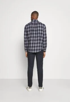 Selected HommeSLHSLIM BUCKLEY FLEX PANTS - Tygbyxor - Dark Sapphire 9 Selected HommeSLHSLIM BUCKLEY FLEX PANTS - Tygbyxor - Dark Sapphire -Stil och Komfort Butik 2e879ac1b5ab49059a0951ed73ddc0b5