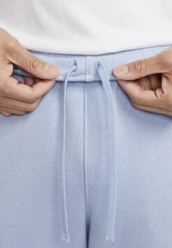 Nike SportswearCLUB - Träningsbyxor - Cobalt Bliss Cobalt Bliss White -Stil och Komfort Butik 322d55e98de548119af6d66d73877425