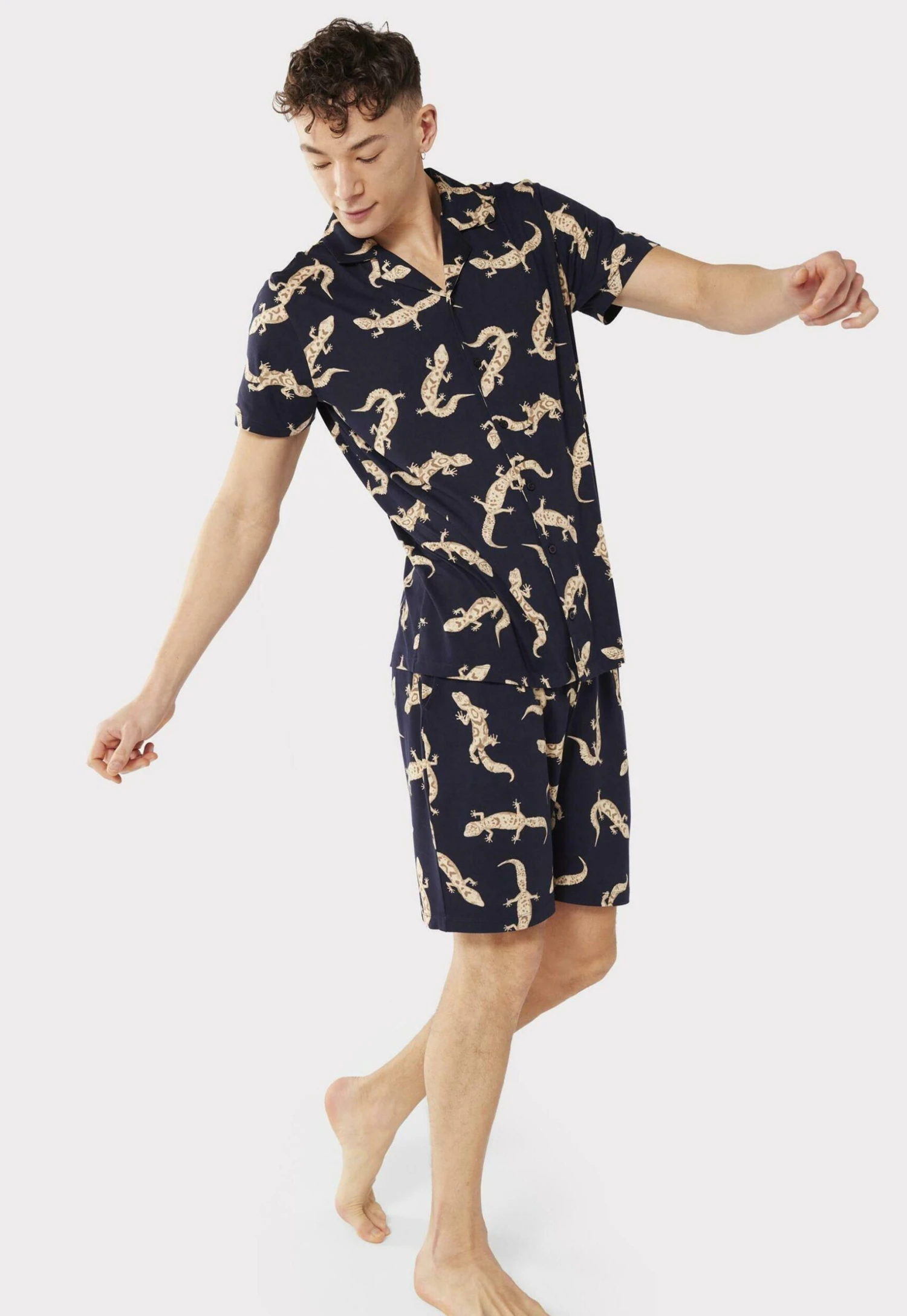 Chelsea PeersGECKO PRINT REVERE COLLAR - Pyjamas - Navy 3 Chelsea PeersGECKO PRINT REVERE COLLAR - Pyjamas - Navy