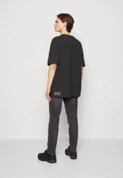 LeeLOOSE LOGO TEE - T-shirt Med Print - Black -Stil och Komfort Butik 3c900aecf8aa48c8ac38ab481b7b2f15