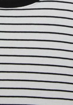 PULL & BEAR PULL&BEARSTRIPED SHORT SLEEVE - T-shirt Med Print - Black -Stil och Komfort Butik 4161bcc142b246bc8c15f3bd81f4296a