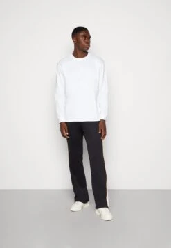 Only & SonsONSFRED UNISEX - Långärmad Tröja - Bright White -Stil och Komfort Butik 42d909ec68b441e2aea8ae785013d314