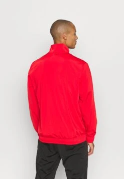 PumaSUIT SET - Träningsset - High Risk Red 12 PumaSUIT SET - Träningsset - High Risk Red -Stil och Komfort Butik 4ca85096e5054312bf13ae33e412f448