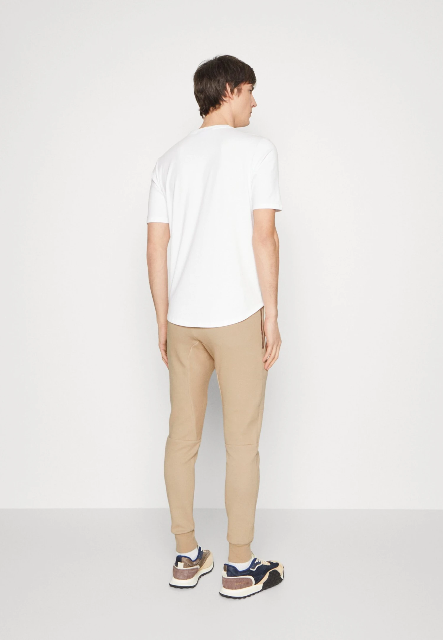 BALR.CLASSIC SWEATPANTS - Träningsbyxor - Camel 5 BALR.CLASSIC SWEATPANTS - Träningsbyxor - Camel - Bild 3