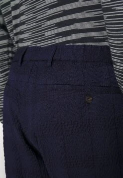 Emporio ArmaniPANTALONI - Tygbyxor - Blu 11 Emporio ArmaniPANTALONI - Tygbyxor - Blu -Stil och Komfort Butik 623a794e68484a048566a1d01626029e