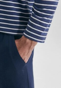 SeidenstickerLONG - Pyjamasbyxor - Navy Blazer 8 SeidenstickerLONG - Pyjamasbyxor - Navy Blazer -Stil och Komfort Butik 6679042fe52a49738acd978cb148da49