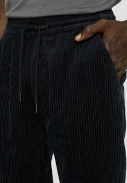 EspritTräningsbyxor - Black 12 EspritTräningsbyxor - Black -Stil och Komfort Butik 6b77cf868c8643d6860e8dd16322d854