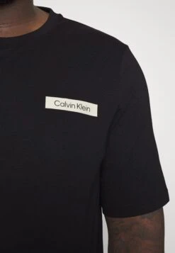 Calvin KleinMATTE BACK LOGO - T-shirt Med Print - Black -Stil och Komfort Butik 6ed333a73b7a45818d739c0c9e251d03