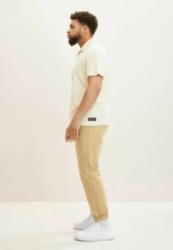 TOM TAILORPLUS - REGULAR - Tygbyxor - Splashy Sand -Stil och Komfort Butik 74829446e4834cdfa247e7305c93b1b8