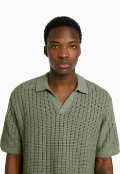 BershkaTEXTURED SLEEVE - Piké - Green -Stil och Komfort Butik 74dd8a35254547b3b1a4c29ff08d11e3