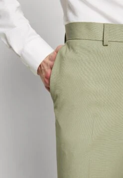 Isaac DewhirstTHE FASHION SUIT POCKET SQUARE - Kostym - Olive -Stil och Komfort Butik 7a8f0e70870944a1ad9263b0c08c4262