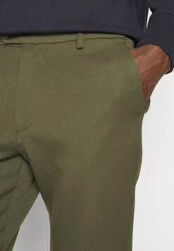 Les DeuxCOMO SUIT PANTS SEASONAL - Tygbyxor - Olive Night -Stil och Komfort Butik 7e7341e699844199b3cf5ceab30031e2