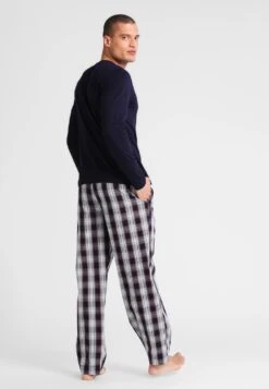 JockeySET - Pyjamas - Navy 10 JockeySET - Pyjamas - Navy -Stil och Komfort Butik 8839ca9da73a4698ba24ed4d58db22f7