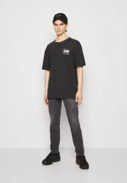 LeeLOOSE LOGO TEE - T-shirt Med Print - Black -Stil och Komfort Butik 89da12d839184a38b30a17a4bd323b0f