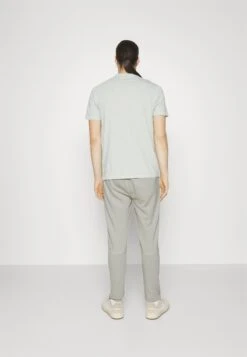 BOSSSESTART - Träningsbyxor - Light/pastel Grey 9 BOSSSESTART - Träningsbyxor - Light/pastel Grey -Stil och Komfort Butik 8f7715e6a6244f3bbfa739db10f38ea0