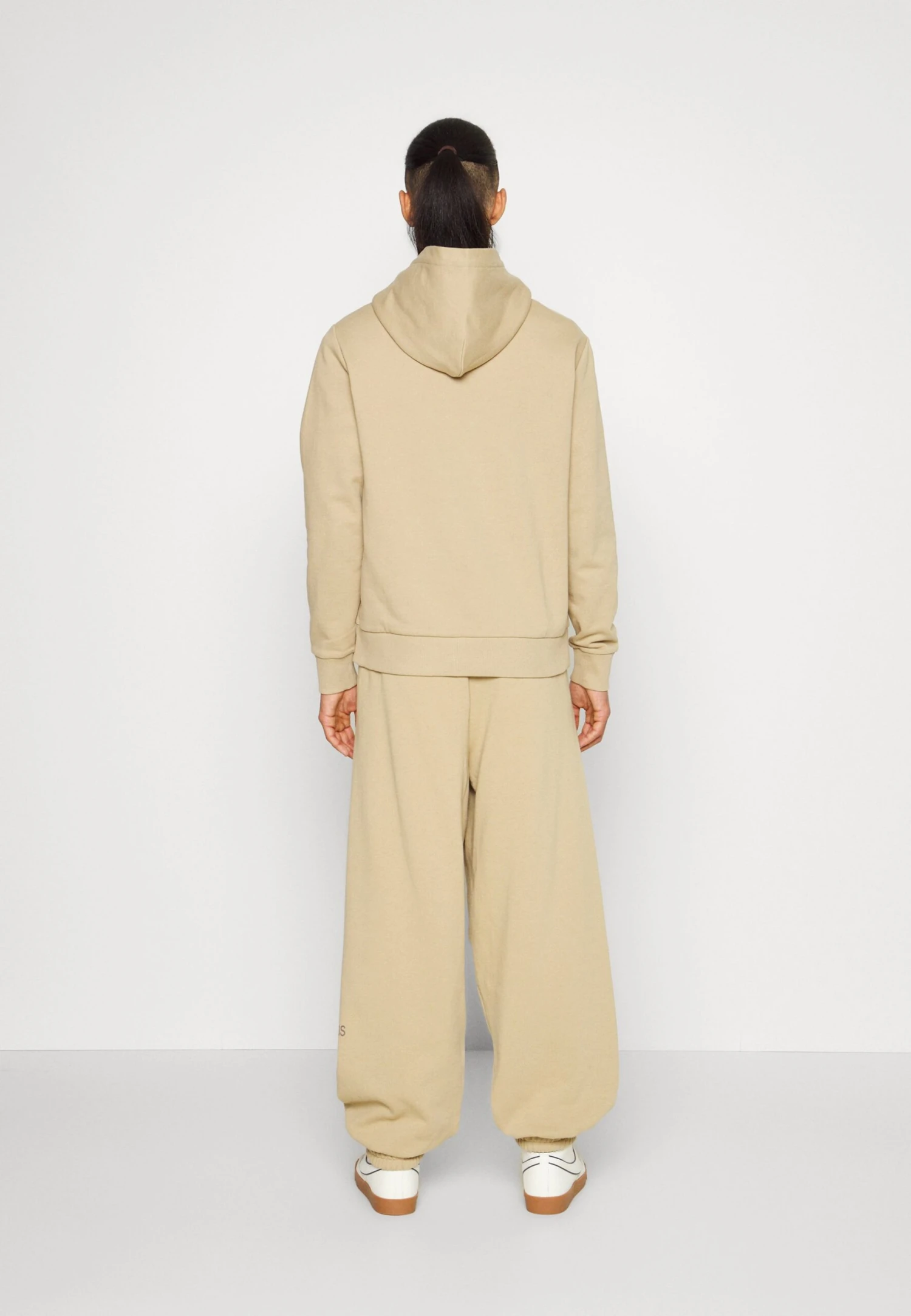 Calvin Klein JeansARCHIVAL MONOLOGO PANT - Träningsbyxor - Travertine 6 Calvin Klein JeansARCHIVAL MONOLOGO PANT - Träningsbyxor - Travertine - Bild 4