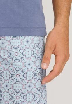 HanroNIGHT DAY - Pyjamas - Blue Tile Print -Stil och Komfort Butik 9d75df5930264bc4a8f551e48e1ad184