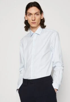 Calvin Klein TailoredSTRIPE EASY CARE FITTED SHIRT - Kostymskjorta - Airy Blue -Stil och Komfort Butik 9fc1d929bec24ecc889b77a42b886cac