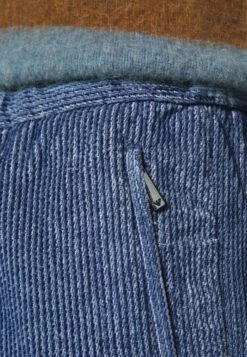 Emporio ArmaniPANTALONI - Tygbyxor - Blu Fiordo 13 Emporio ArmaniPANTALONI - Tygbyxor - Blu Fiordo -Stil och Komfort Butik a5df60790d3646229f1b10ce983e3030