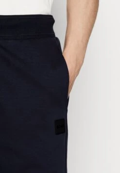 BOSSLAMSON - Träningsbyxor - Dark Blue -Stil och Komfort Butik a9d09ef6814e4750ab715b207c26b108