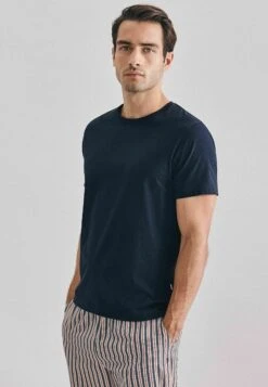 SeidenstickerPyjamas - Navy -Stil och Komfort Butik b2a0d252246c4c91a101eb433a9f55c6