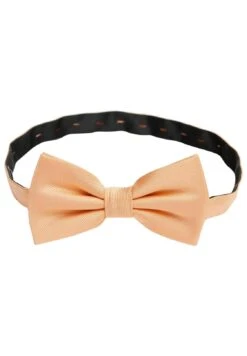 John HenricFluga - Apricot