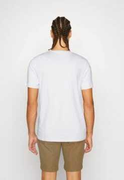 JACK&JONES Premium Jack & Jones PREMIUMJPRBLACROSS TEE CREW NECK - T-shirt Med Print - White -Stil och Komfort Butik b65191d08820423280f6762574c730d2