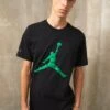 JordanCREW - T-shirt Med Print - Black/lucky Green 1 JordanCREW - T-shirt Med Print - Black/lucky Green -Stil och Komfort Butik b7bc72ee139849bb996b636911a78816