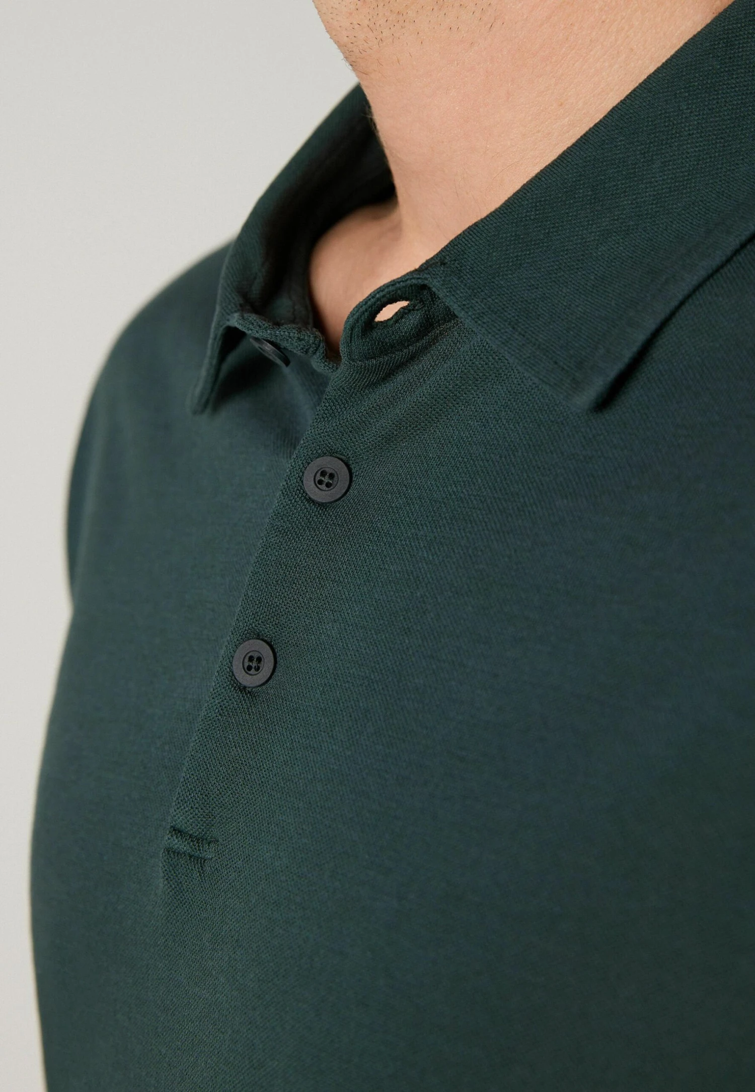 FalconeriPiké - Dunkelgrün Garment Dyed Oregano 4 FalconeriPiké - Dunkelgrün Garment Dyed Oregano - Bild 2