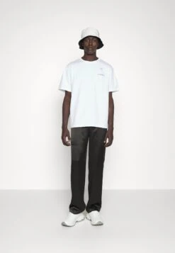 Nya utgåvor -Stil och Komfort Butik c1cbfa47dc754ab3928a1a67974a39e1