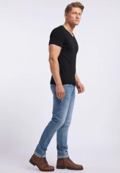 MustangAARON - T-shirt - Bas - Black -Stil och Komfort Butik c308e4ee3f3846b9b88112b6e1980743