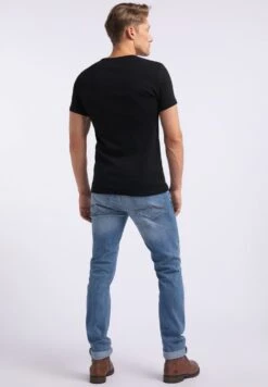 MustangAARON - T-shirt - Bas - Black -Stil och Komfort Butik cbc1196f7ab54549b5e9917d0af08fc3