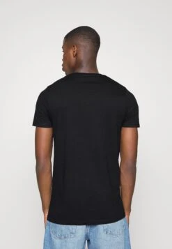 Brave SoulT-shirt Med Print - Brave Soul -Stil och Komfort Butik d03942db8fce455dbeca04982b88334c