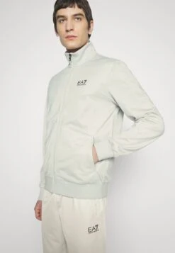 EA7 Emporio ArmaniTRACKSUIT - Träningsset - Light Grey -Stil och Komfort Butik d45c1582db8945be92cdd76c5c3da994