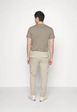 SchottEXPLORE - Cargobyxor - Light Beige -Stil och Komfort Butik d5fc62bf14f1440aa749d12f11fc2f1f