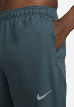 Nike PerformancePANT - Träningsbyxor - Faded Spruce 13 Nike PerformancePANT - Träningsbyxor - Faded Spruce -Stil och Komfort Butik da6e9b4557e54310824cc221e529a115