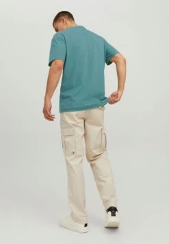 Jack & JonesJCOCLASSIC WAFFLE BADGE TEE - T-shirt - Bas - Trellis 11 Jack & JonesJCOCLASSIC WAFFLE BADGE TEE - T-shirt - Bas - Trellis -Stil och Komfort Butik db7ac0a1418c4700b468eaae2cf1207a