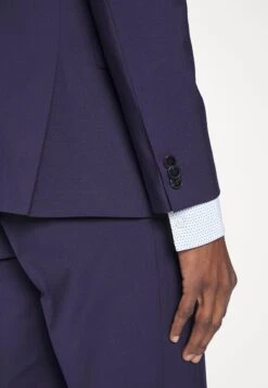 HUGOARTI HENSTEN - Kostym - Purple -Stil och Komfort Butik dbcd92824e9d412d9825df00db281484