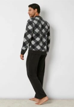 YamamayPATRICK - Pyjamas - Scacchi 7 YamamayPATRICK - Pyjamas - Scacchi -Stil och Komfort Butik e1de6900b49a4f0a8976d3ea58e3864f