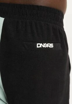 Urban ClassicsDANGEROUS DNGRS CUMULUS BIG PRINT - Träningsbyxor - Black 14 Urban ClassicsDANGEROUS DNGRS CUMULUS BIG PRINT - Träningsbyxor - Black -Stil och Komfort Butik e2770a883f4a4a0c87c4fbcd6ea5dc3c