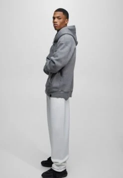 PULL & BEAR PULL&BEARWIDE LEG - Träningsbyxor - Off White 14 PULL & BEAR PULL&BEARWIDE LEG - Träningsbyxor - Off White -Stil och Komfort Butik e3ad5cc2768c4eab994d5697573220b2